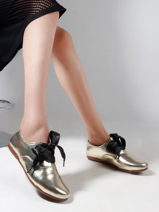Metallic Charm Lace-Up Shoes
