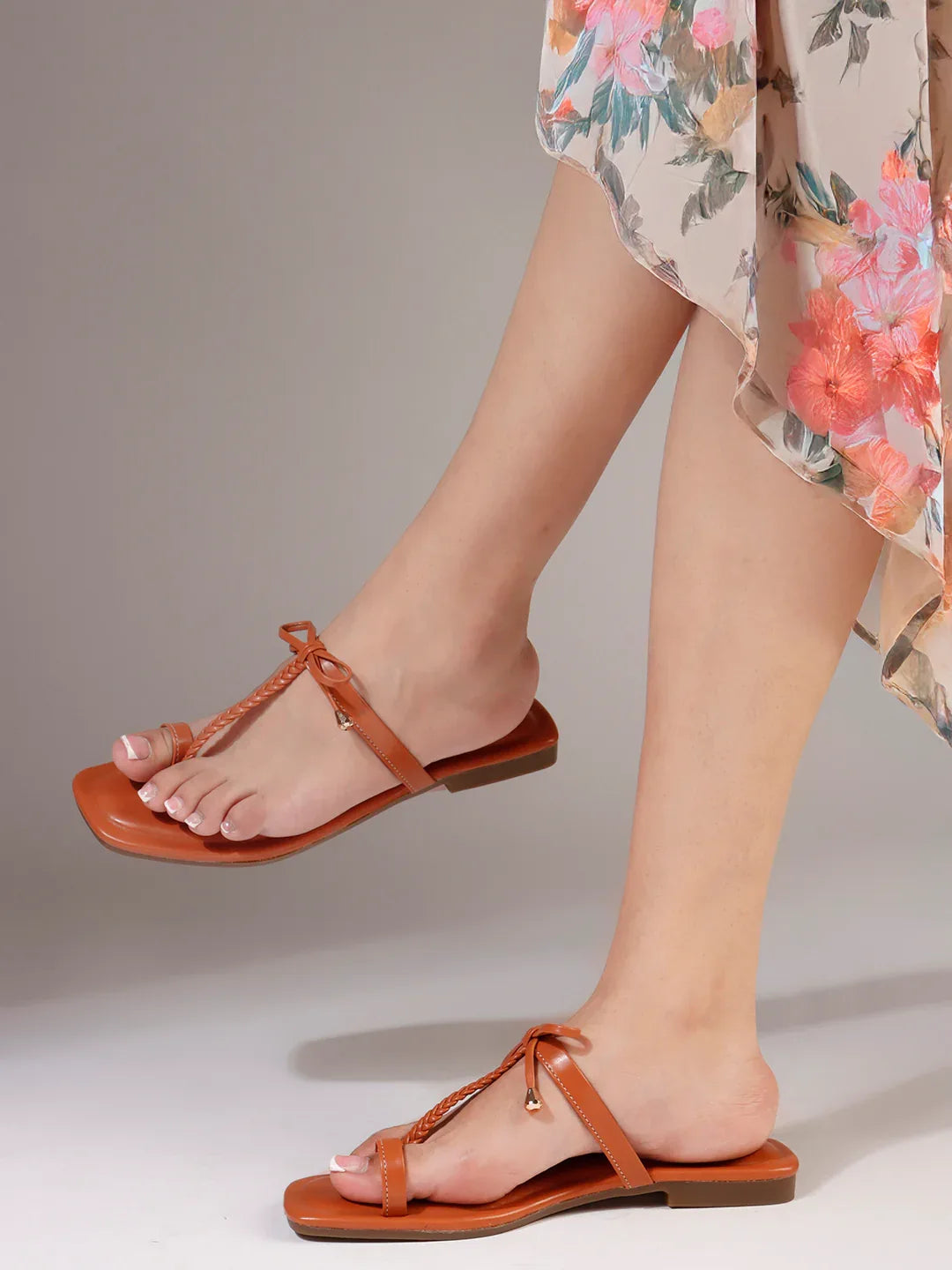 Minimal Bow Toe-Ring Flats