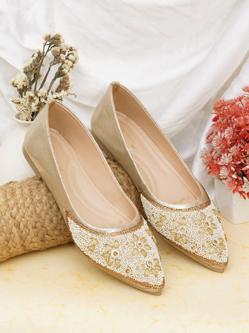 Blossom pearls & stone Embellished Pointed Desi Juttis