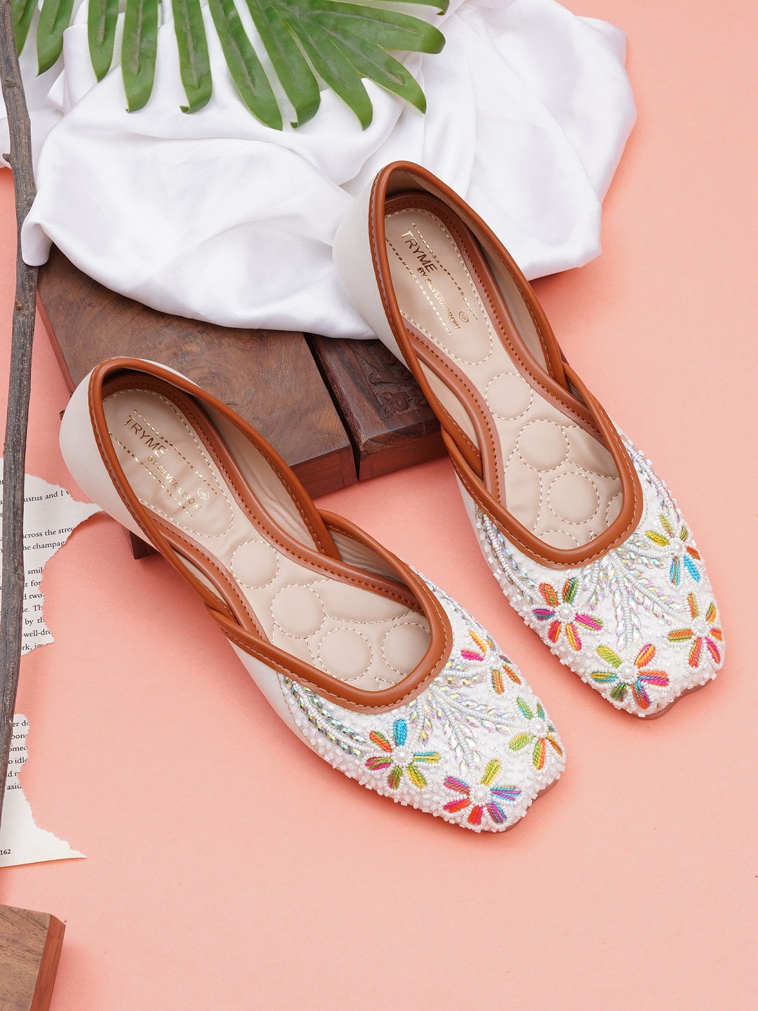 Daisy Charm Colorful Floral Embroidered Traditional Jutis