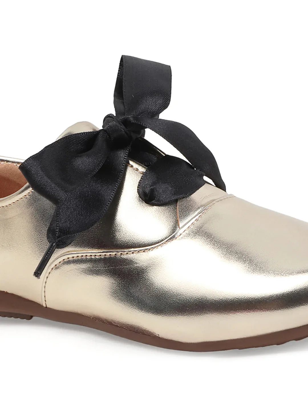 Metallic Charm Lace-Up Shoes
