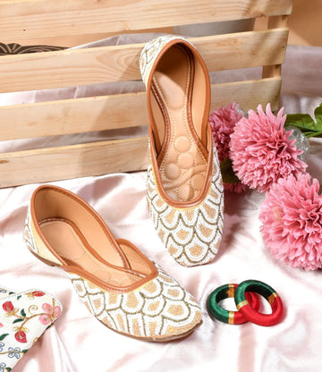 Embroidered Festive Comfort Wedge Juttis