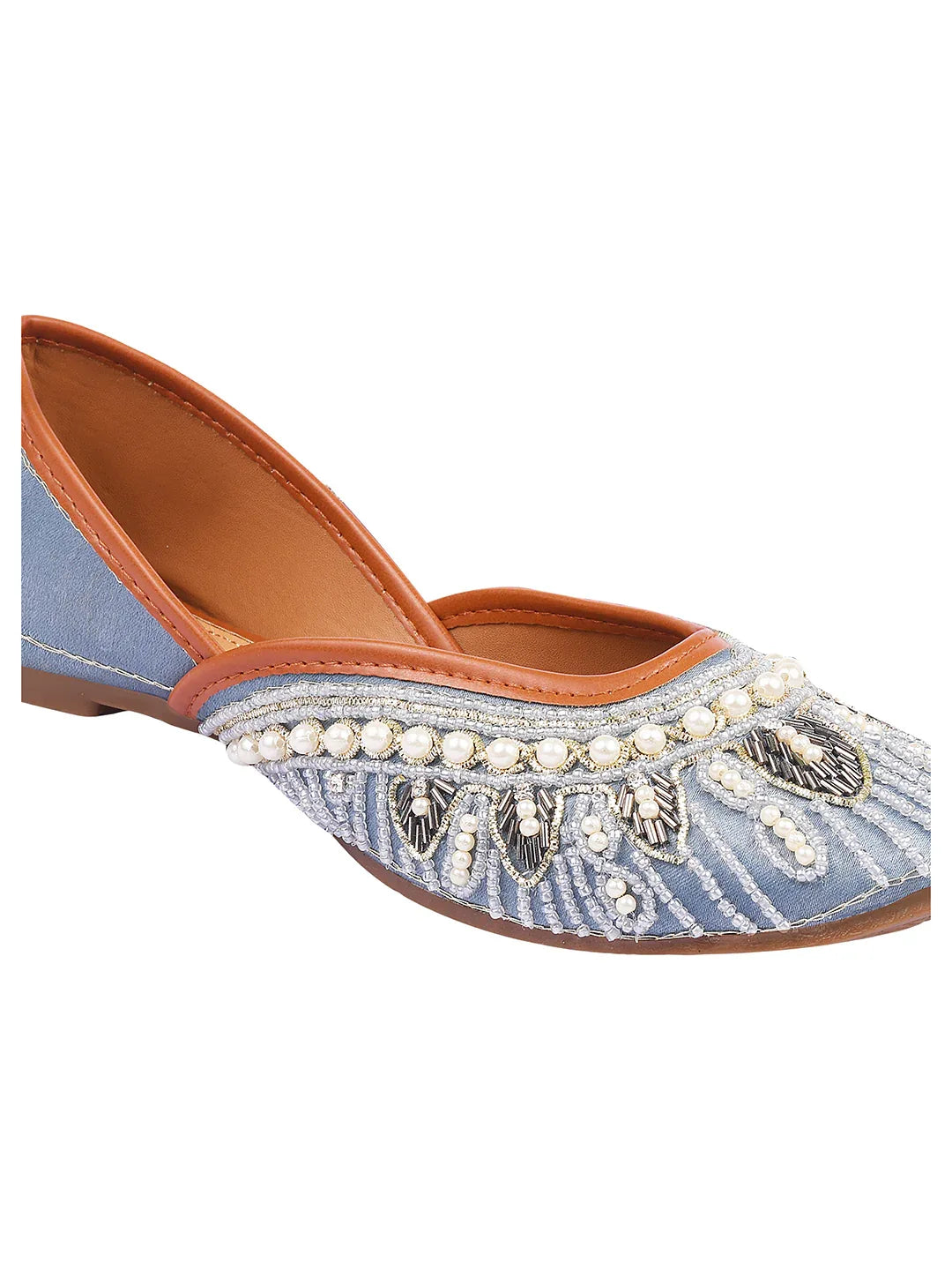 Handcrafted Beaded Wedge Juttis
