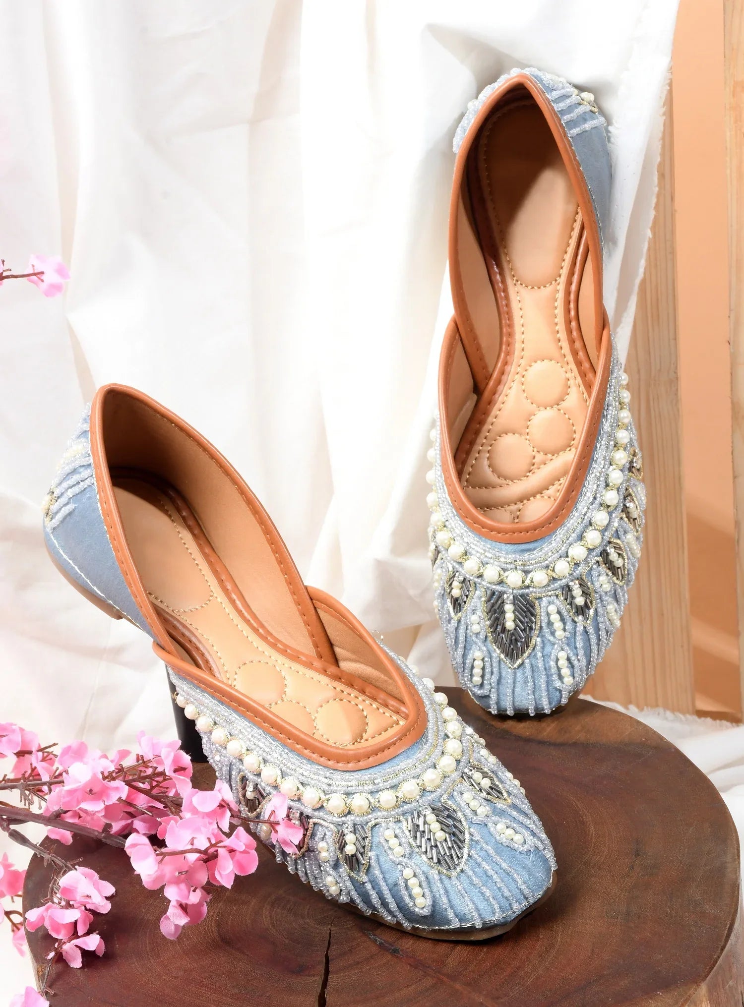 Handcrafted Beaded Wedge Juttis
