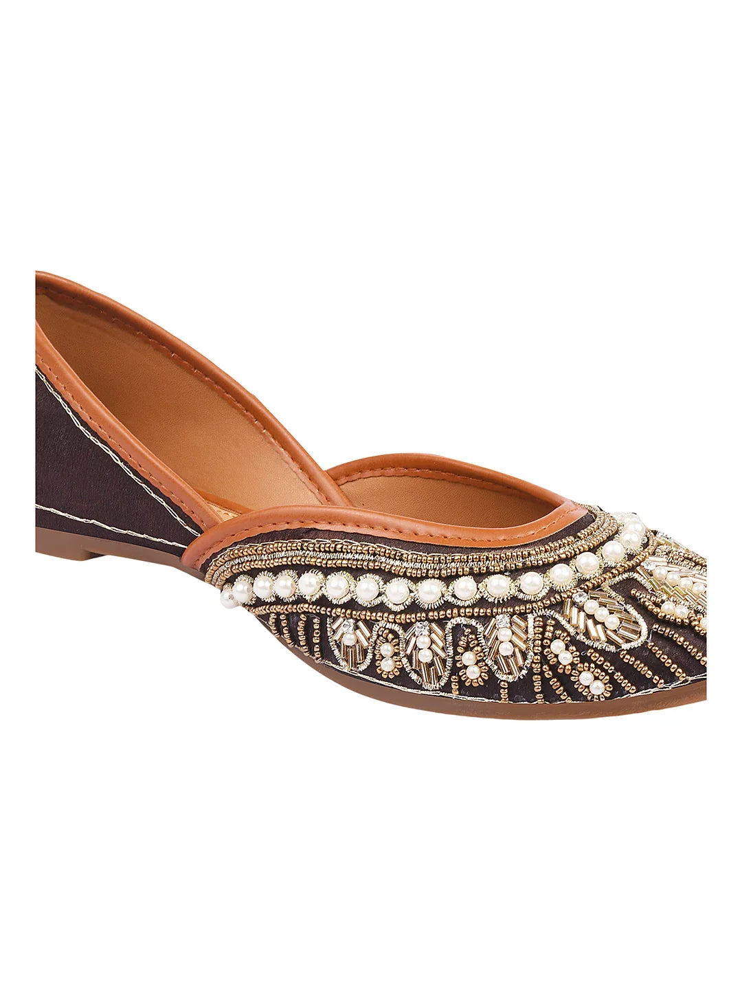 Handcrafted Beaded Wedge Juttis