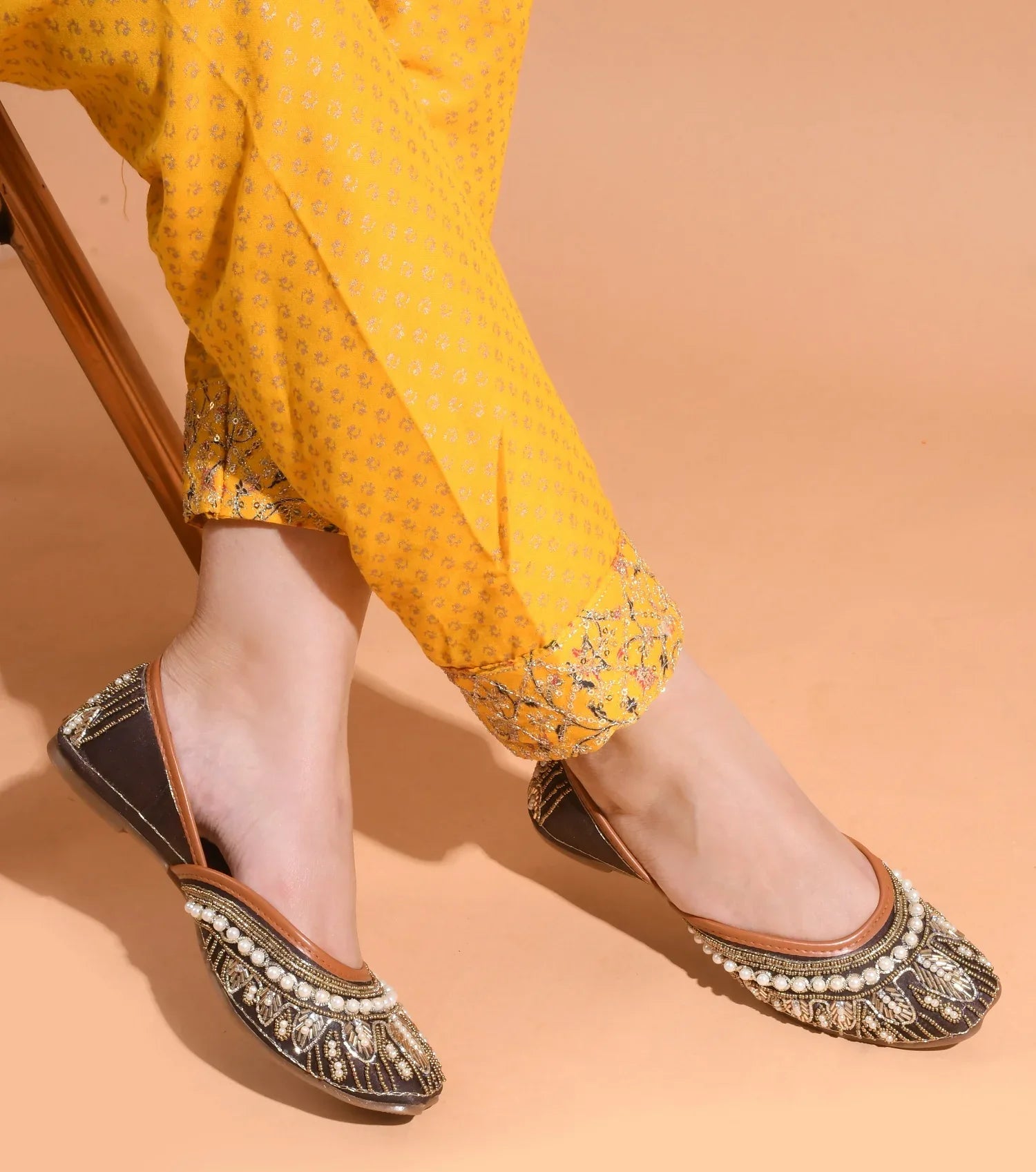 Handcrafted Beaded Wedge Juttis
