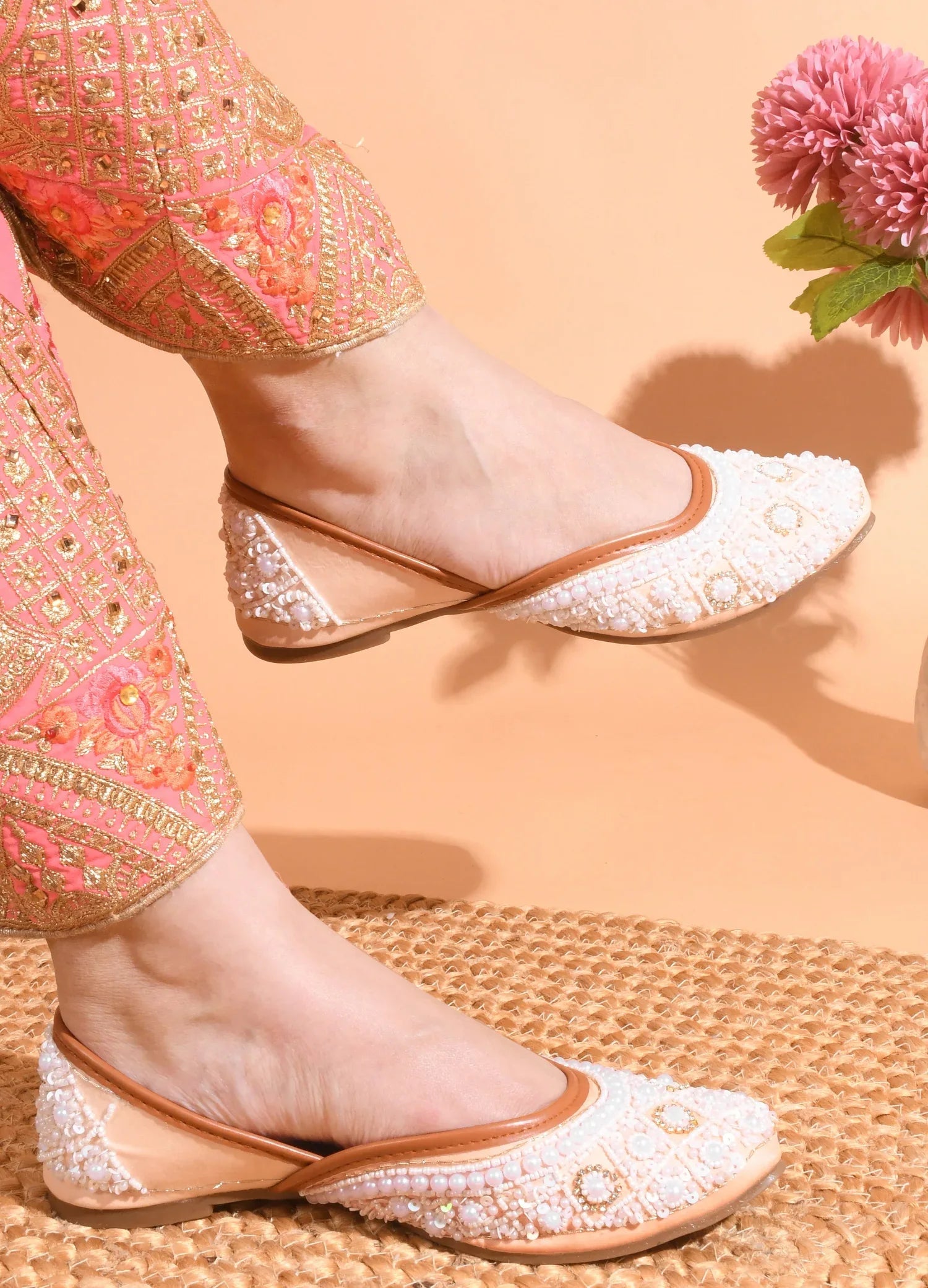Traditional Pearl Detail Wedding Juttis