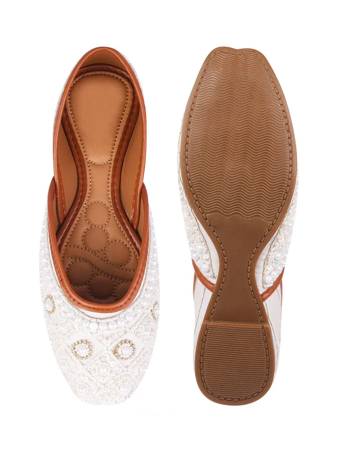 Traditional Pearl Detail Wedding Juttis