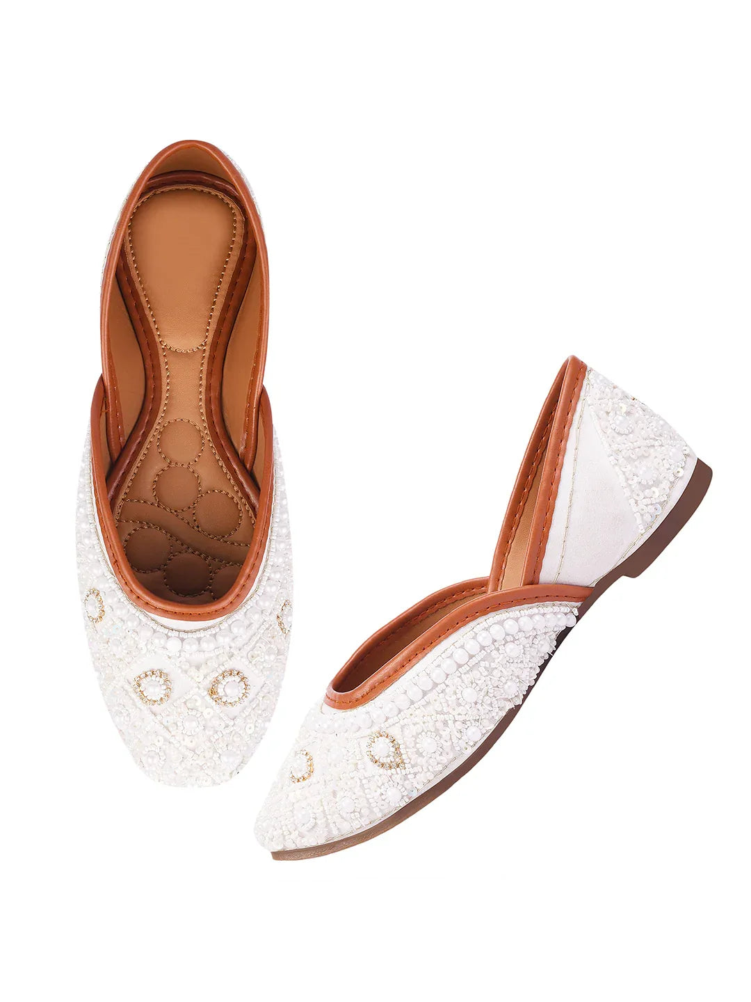 Traditional Pearl Detail Wedding Juttis