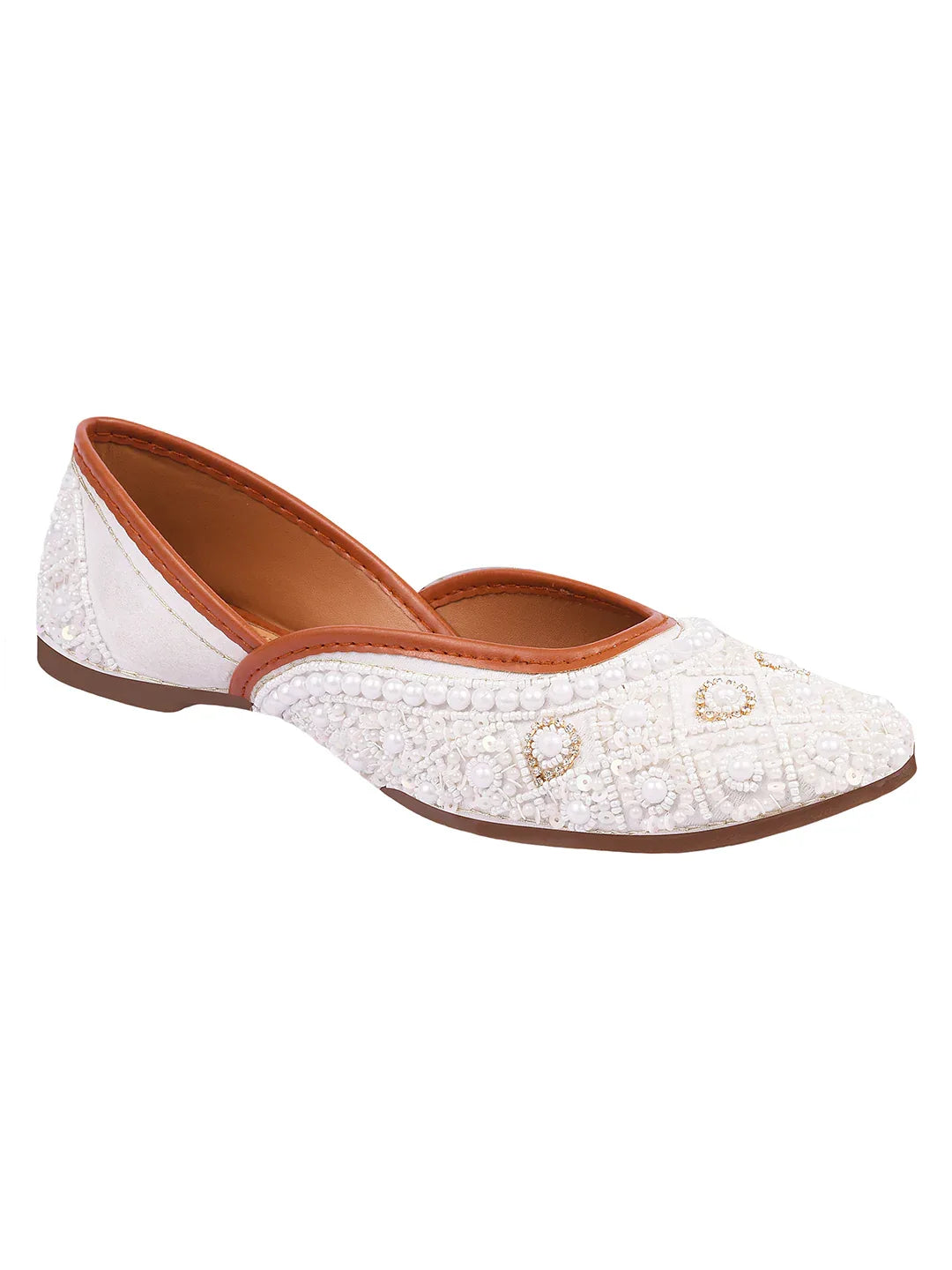 Traditional Pearl Detail Wedding Juttis