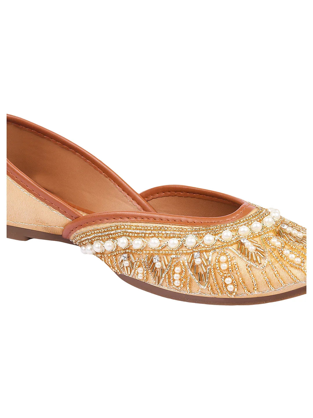 Handcrafted Beaded Wedge Juttis