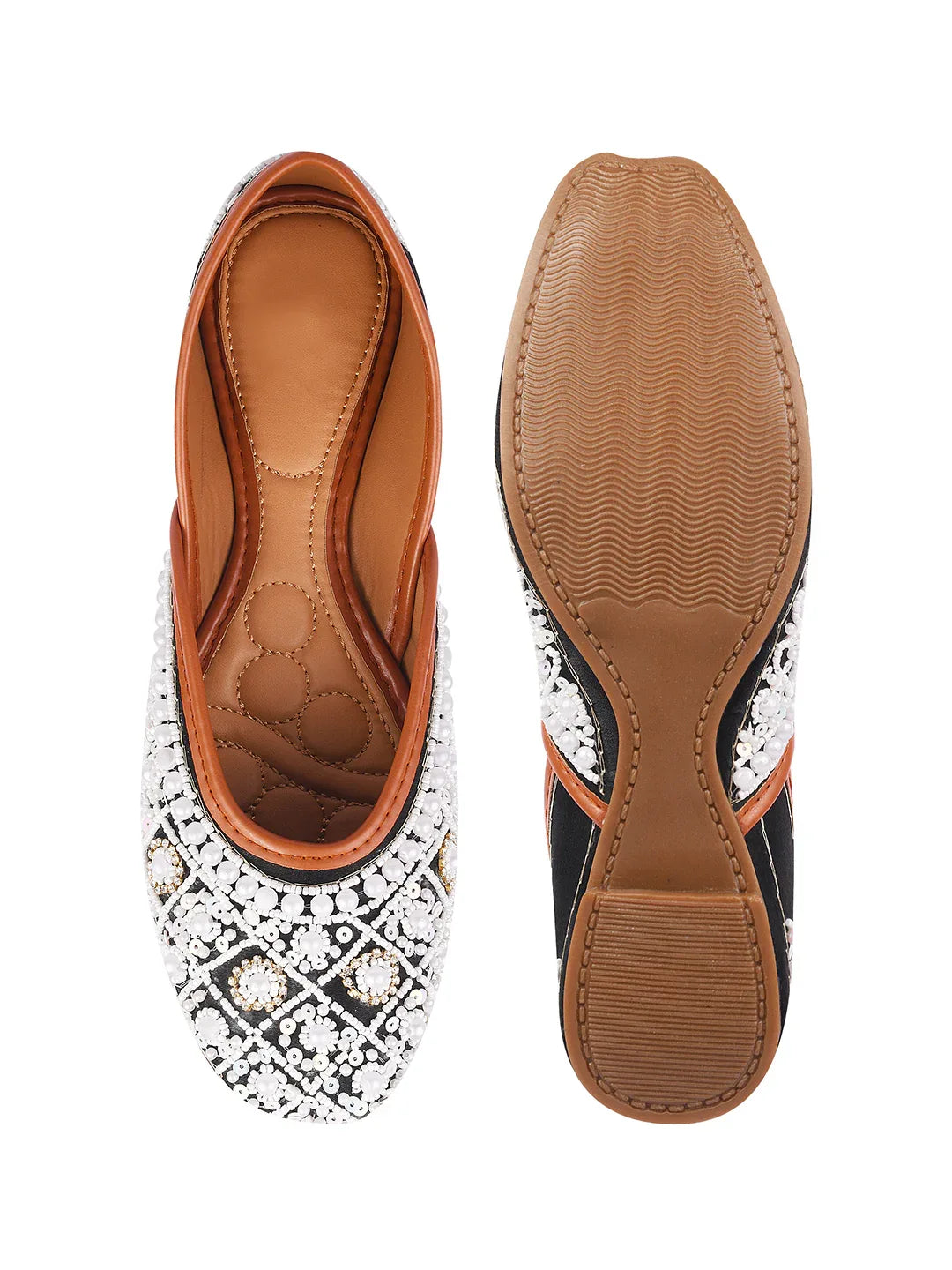 Traditional Pearl Detail Wedding Juttis