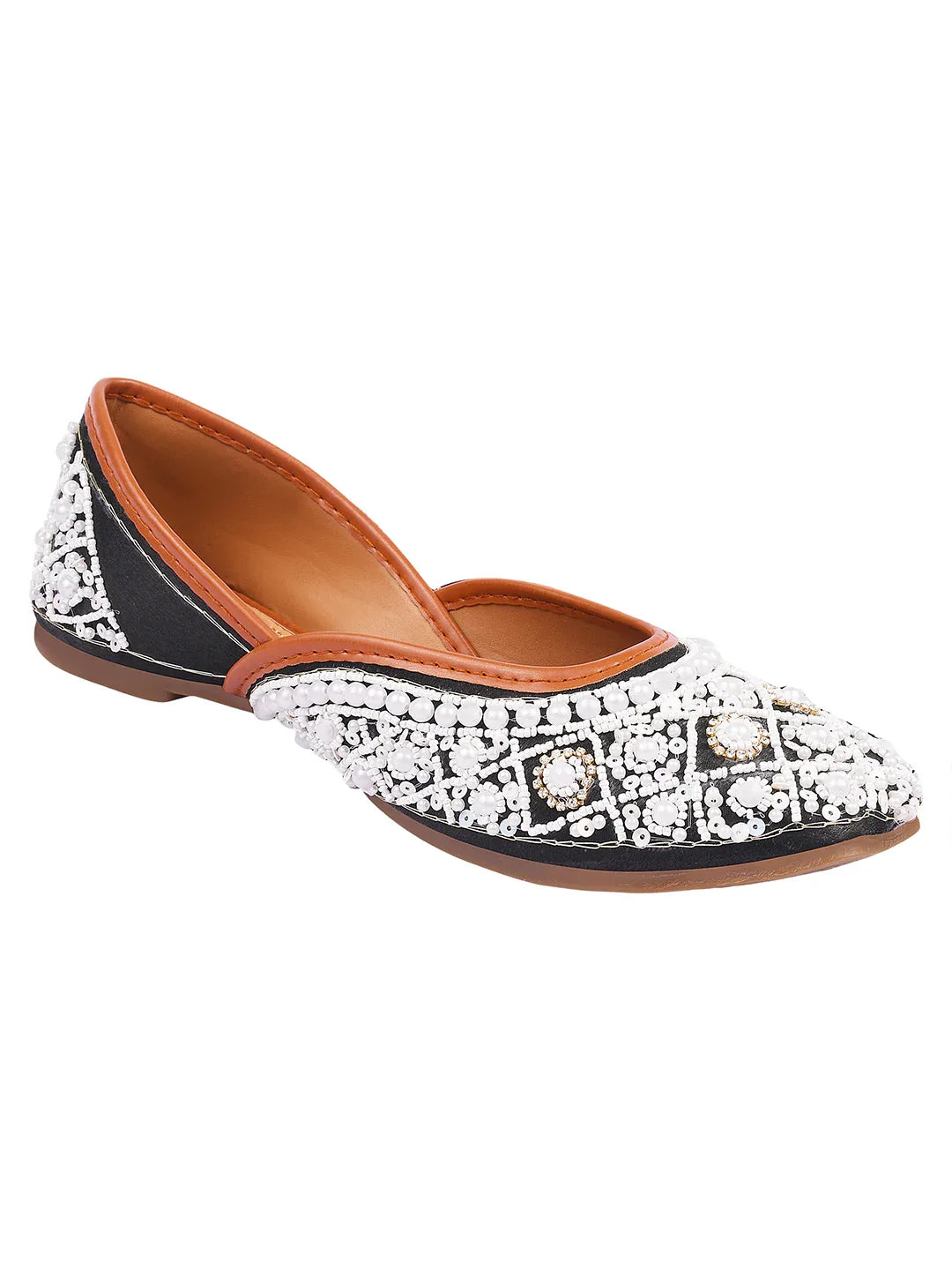 Traditional Pearl Detail Wedding Juttis