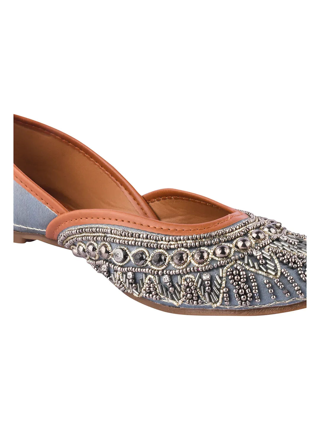 Handcrafted Gold Wedding Wear Juttis