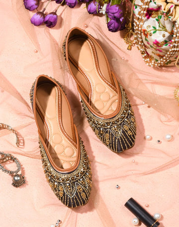 Handcrafted Gold Wedding Wear Juttis