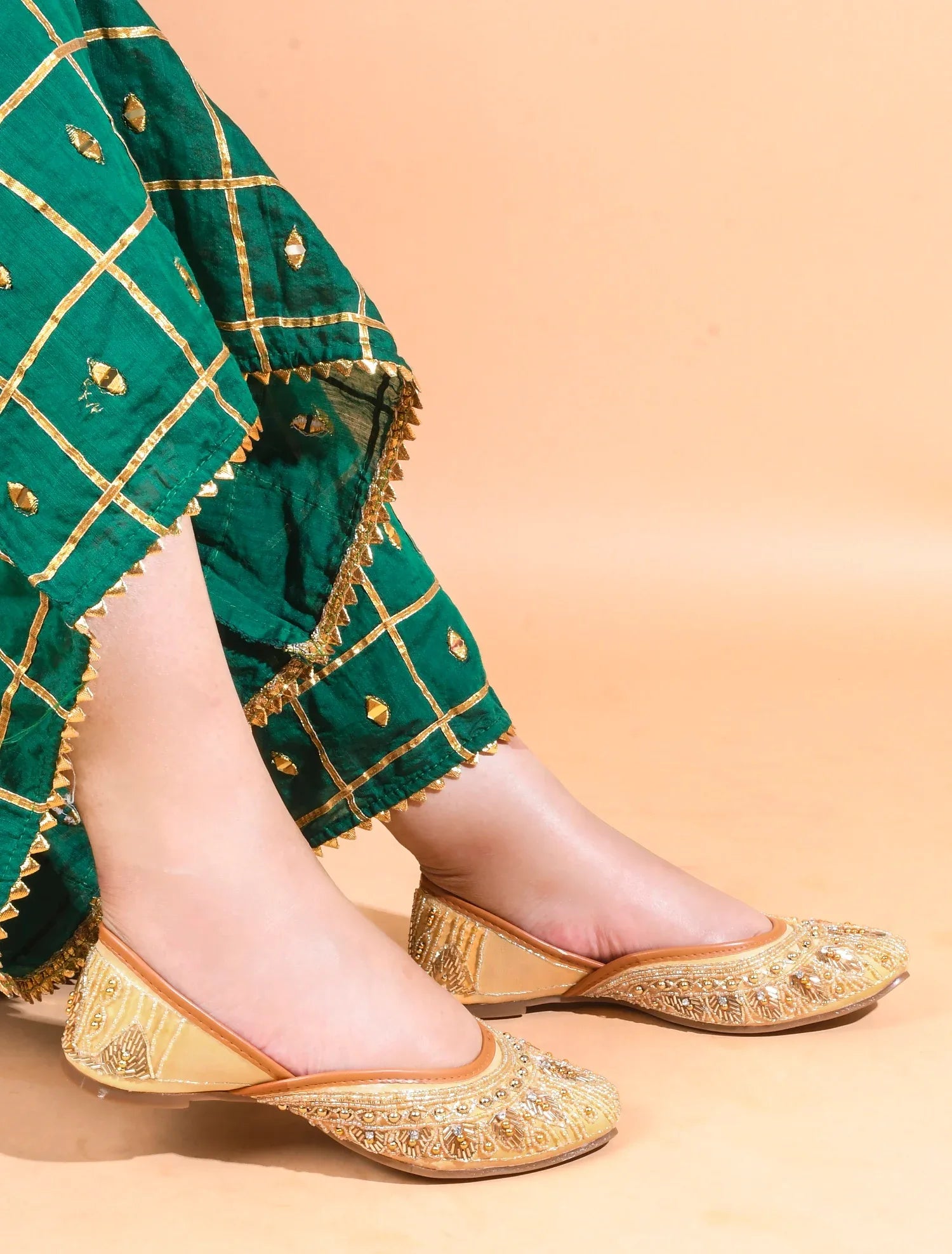 Handcrafted Gold Wedding Wear Juttis