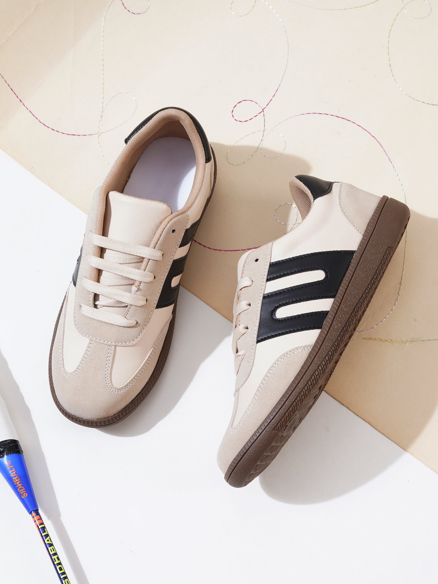 Classic Casual Everyday Comfort Stripe Retro Sneakers