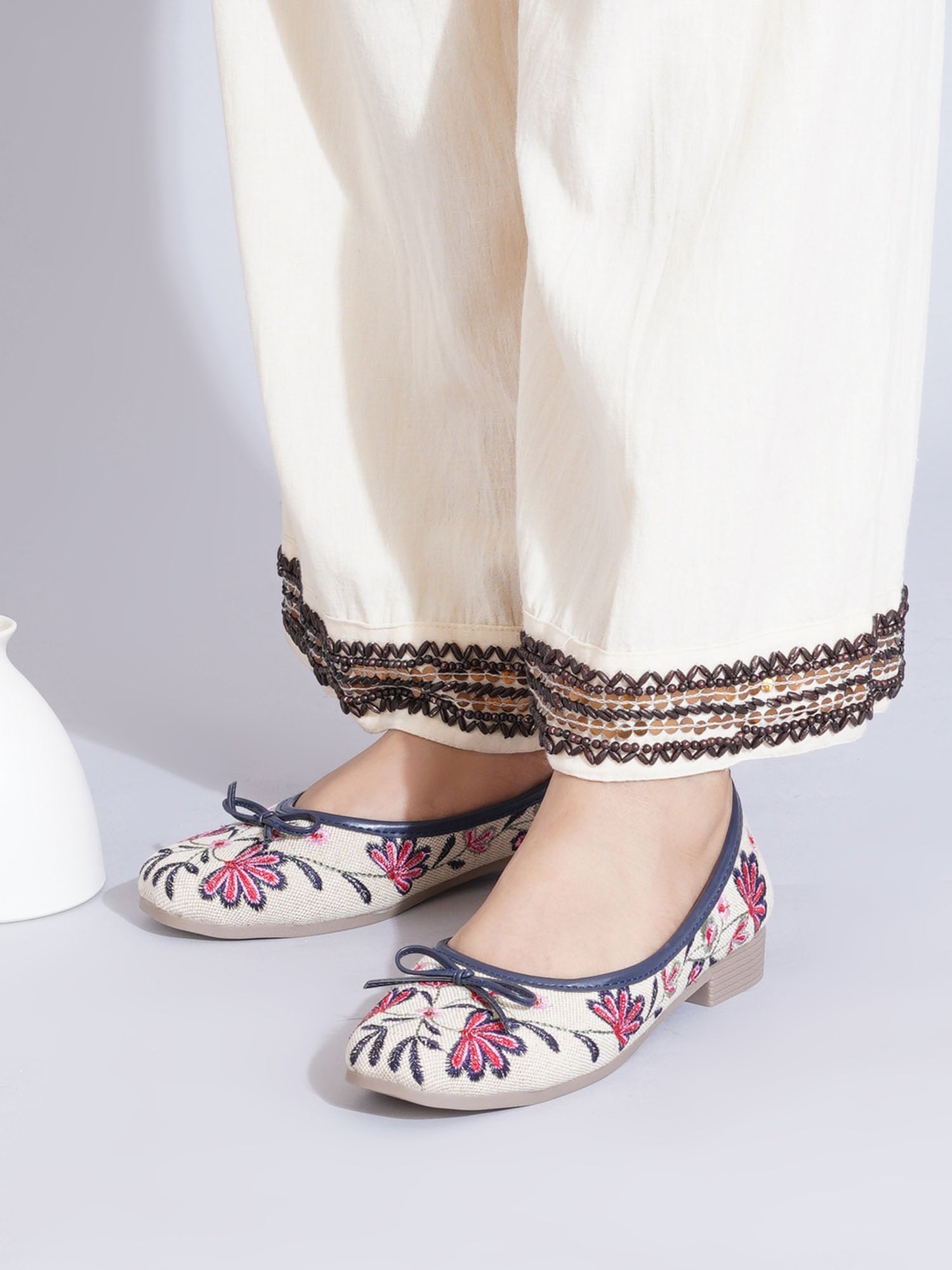 Aroma Floral Embroidered Ballet Flats