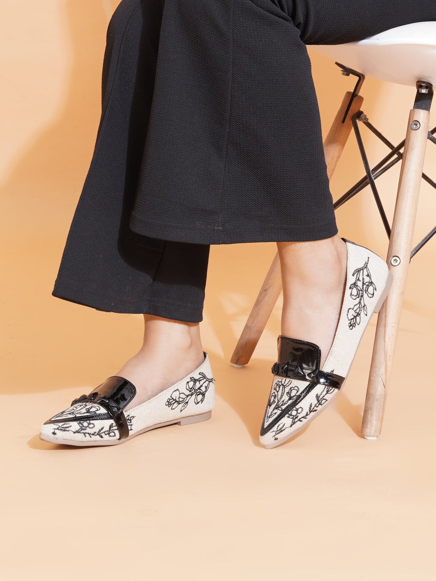 Embroidered Pointed Toe Premium Printed Slip-On Ballet Flats