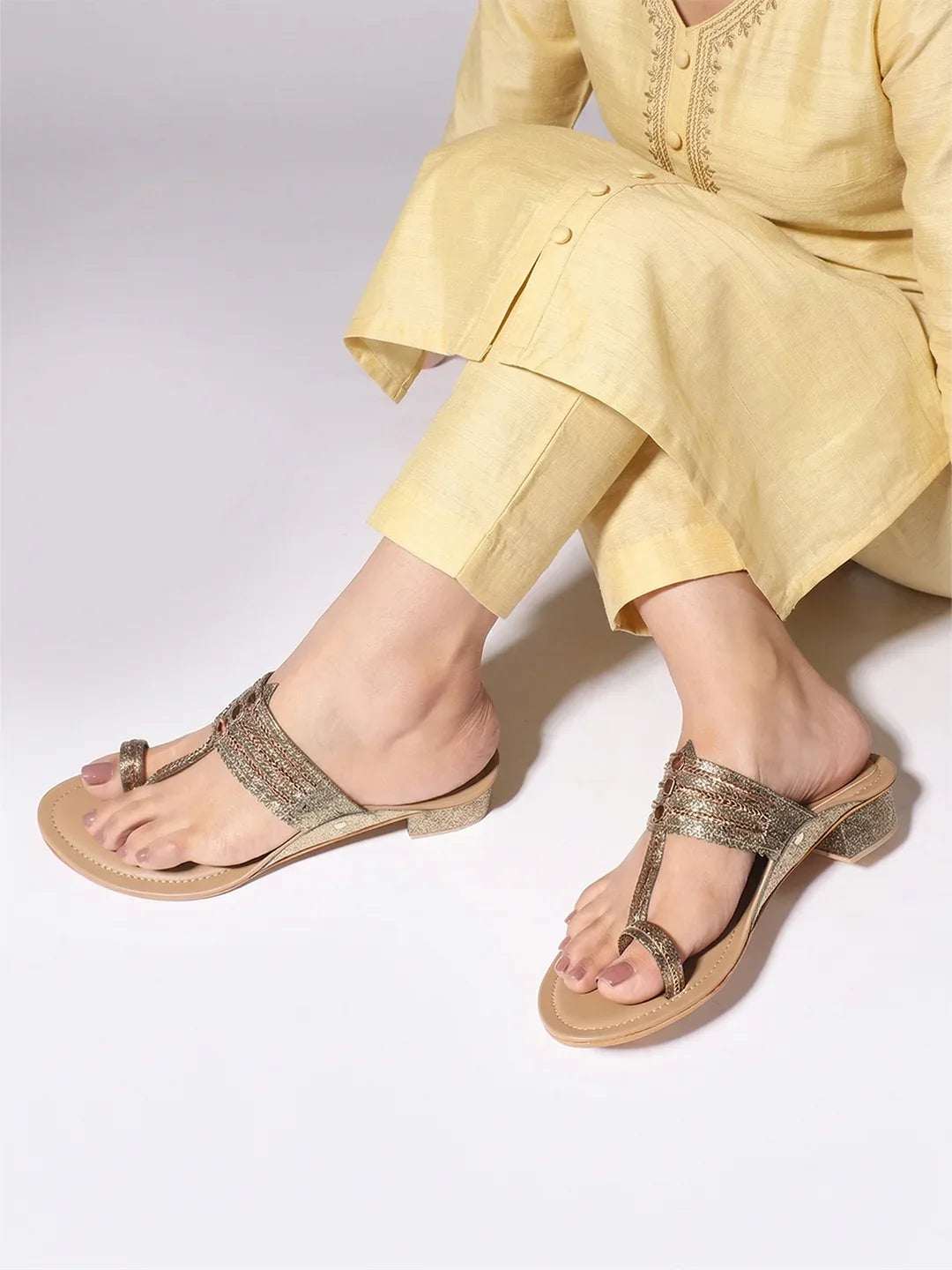 Block Heel Sandals Stylish Toe Ring Ethnic Design