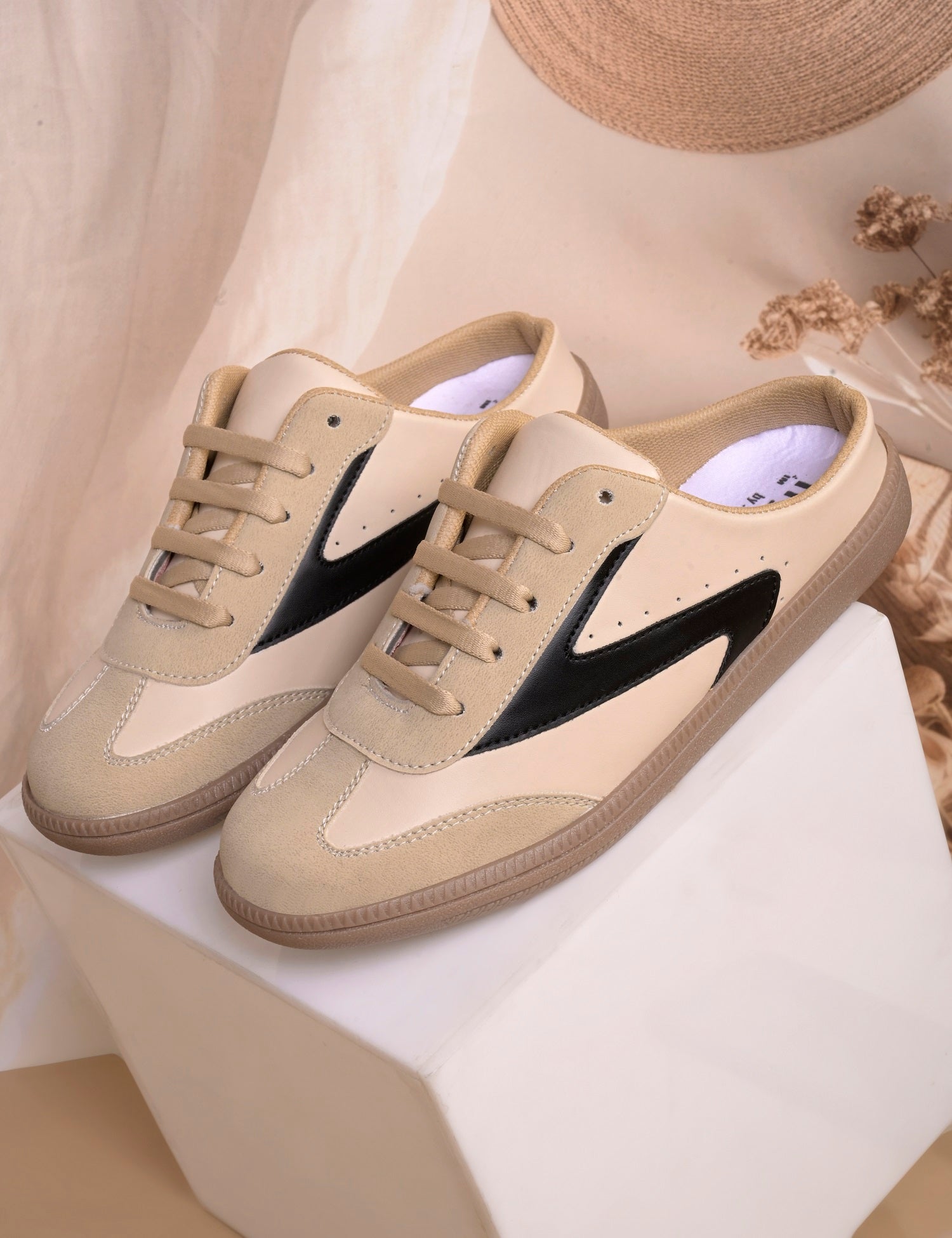 Classic Streetwear Mule Style Sneaker with Lace-up