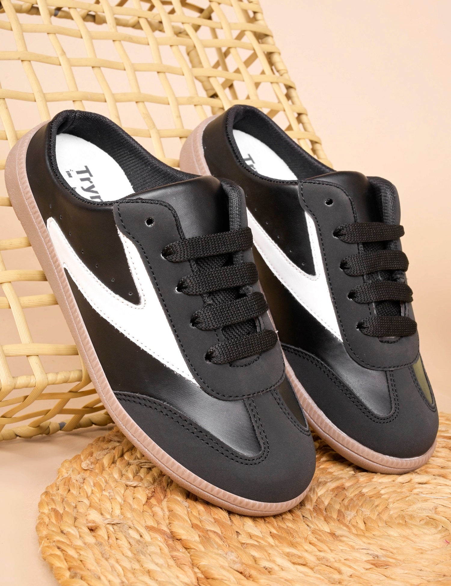 Classic Streetwear Mule Style Sneaker with Lace-up