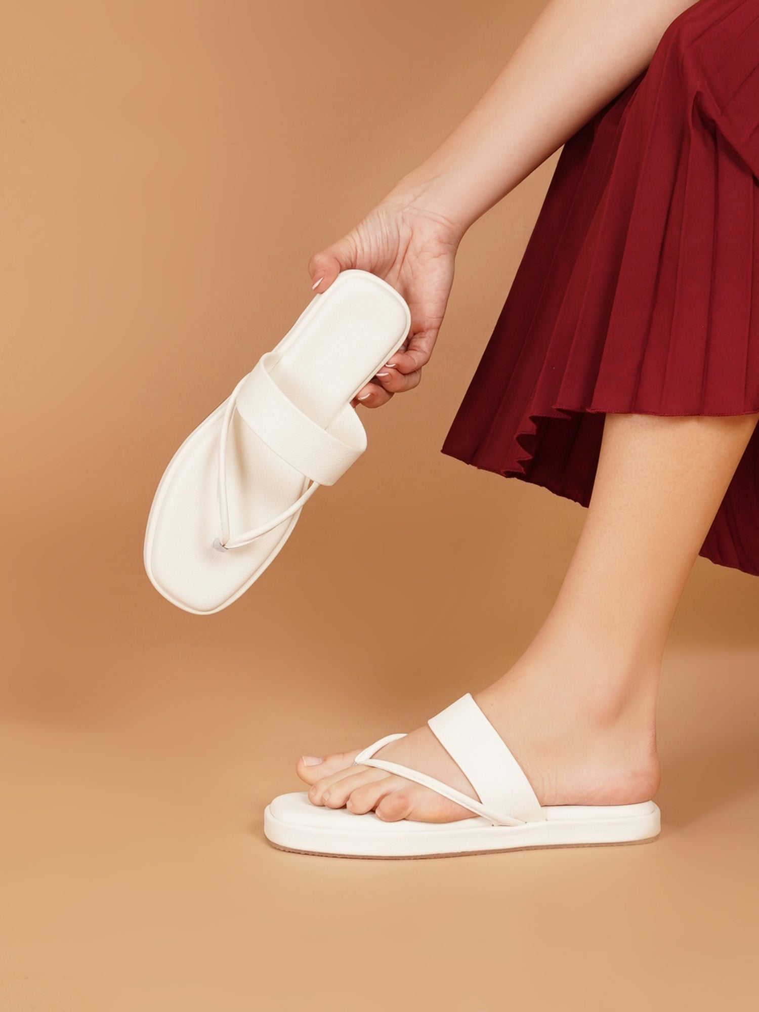 Women’s Minimal Toe Ring Flat Slippers