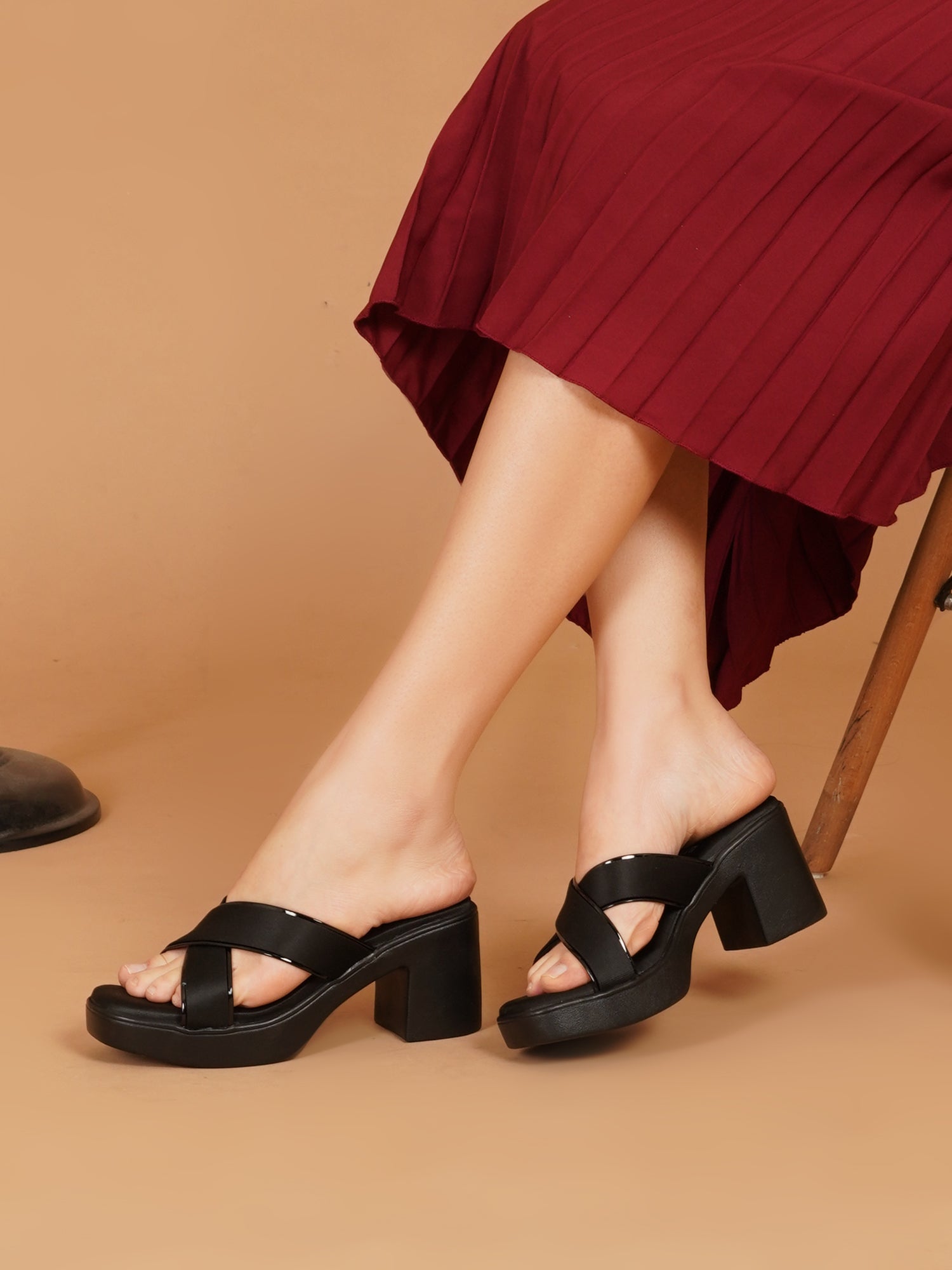 Stylish Cross-Strap Block Heel Sandals