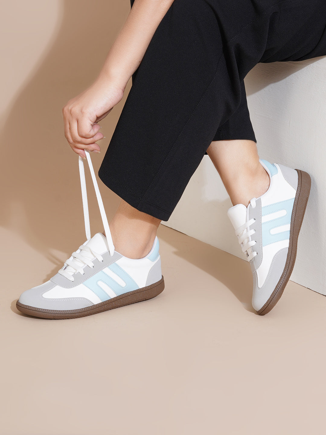 Classic Casual Everyday Comfort Stripe Retro Sneakers