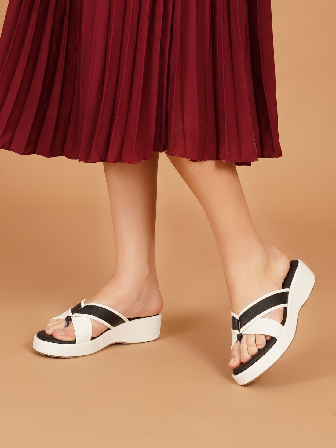 Comfort Toe-Ring Platform Sandals
