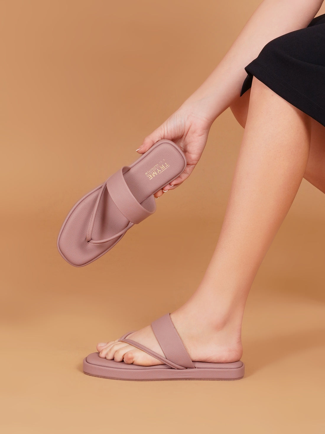 Women’s Minimal Toe Ring Flat Slippers